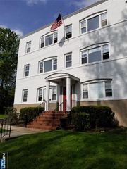 68 Magnolia 6, Hillsdale, NJ 07642