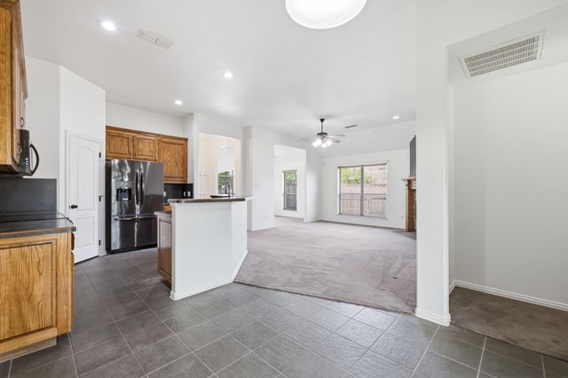 9101 Autumn Falls Drive, Fort Worth, TX 76118