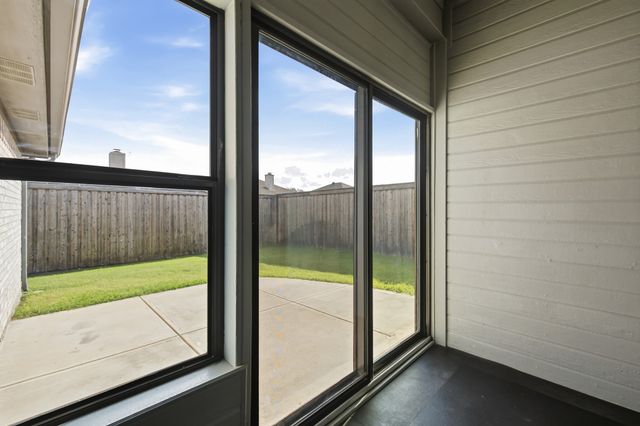 9101 Autumn Falls Drive, Fort Worth, TX 76118