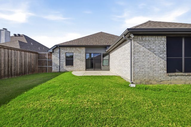 9101 Autumn Falls Drive, Fort Worth, TX 76118