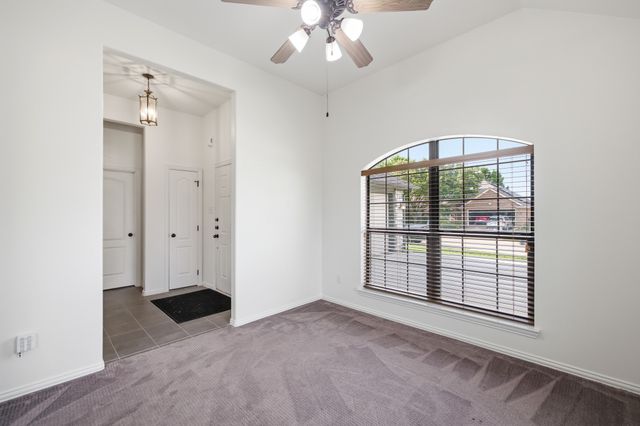 9101 Autumn Falls Drive, Fort Worth, TX 76118