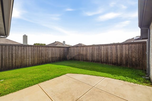9101 Autumn Falls Drive, Fort Worth, TX 76118