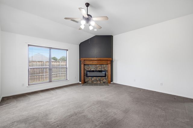 9101 Autumn Falls Drive, Fort Worth, TX 76118