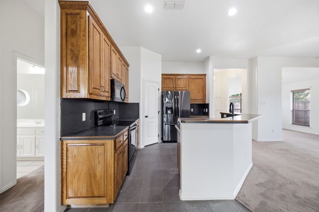 9101 Autumn Falls Drive, Fort Worth, TX 76118