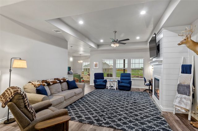 141 Walnut Street, Paradise, TX 76073