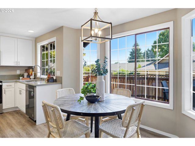 20168 Sw TILLAMOOK Ct, Tualatin, OR 97062