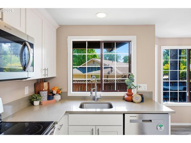 20168 Sw TILLAMOOK Ct, Tualatin, OR 97062
