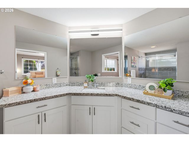 20168 Sw TILLAMOOK Ct, Tualatin, OR 97062