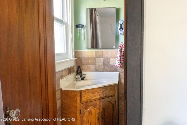 908 N Walnut Street, Lansing, MI 48906