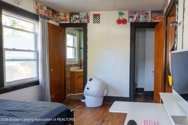 908 N Walnut Street, Lansing, MI 48906