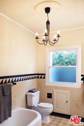 3258 Castera Avenue, Glendale, CA 91208