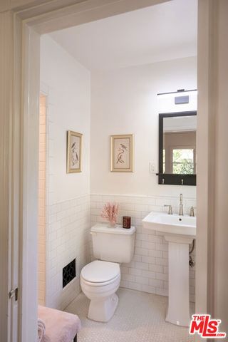 3258 Castera Avenue, Glendale, CA 91208