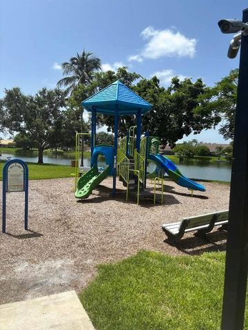 7780 STONE HARBOUR Drive 4, Lake Worth, FL 33467