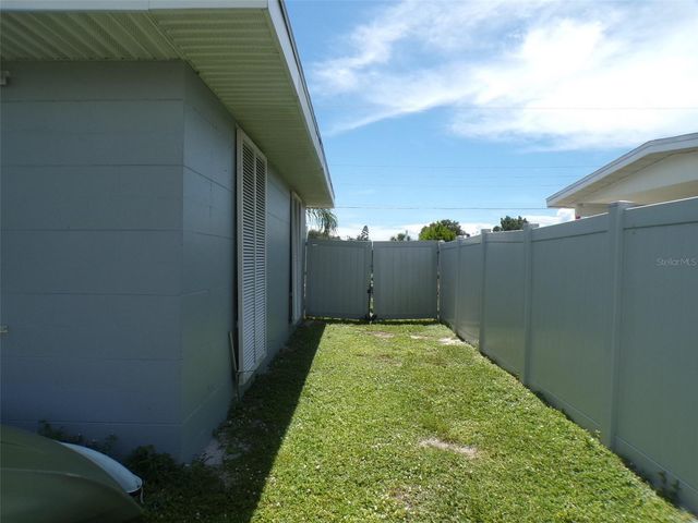 861 CONREID DRIVE NE, Port Charlotte, FL 33952
