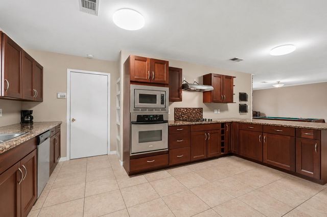 9546 Meadowvale Drive, Houston, TX 77063