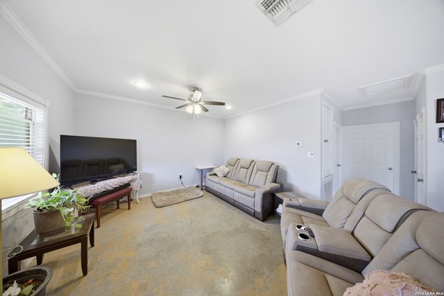 14090 Ted Williams Rd, Atascosa, TX 78002