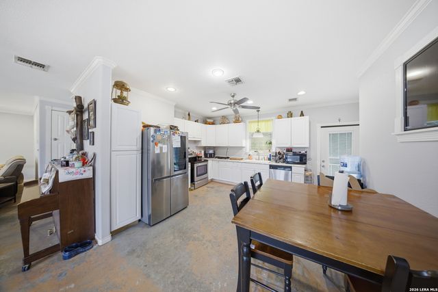 14090 Ted Williams Rd, Atascosa, TX 78002