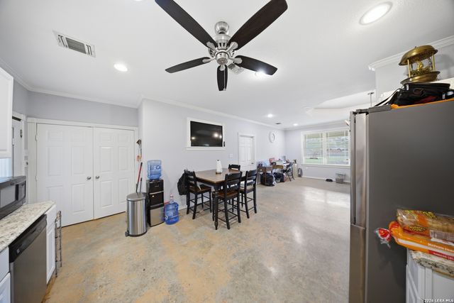 14090 Ted Williams Rd, Atascosa, TX 78002