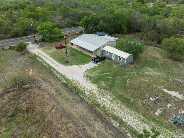 14090 Ted Williams Rd, Atascosa, TX 78002