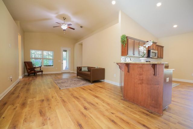 96 Benton Boulevard, Freeport, FL 32439