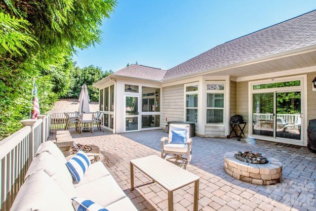 147 Brawley Point Circle, Mooresville, NC 28117