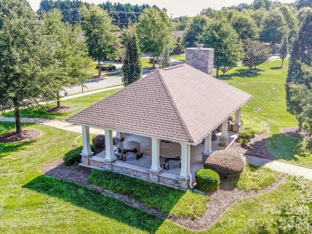 147 Brawley Point Circle, Mooresville, NC 28117