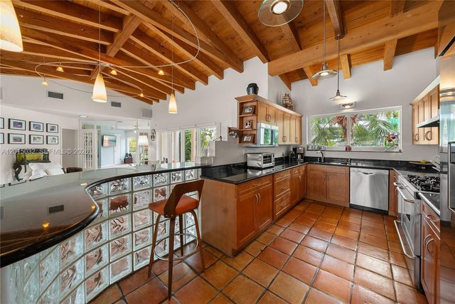 363 S Hibiscus Dr, Miami Beach, FL 33139