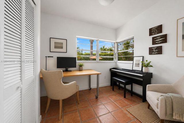 363 S Hibiscus Dr, Miami Beach, FL 33139
