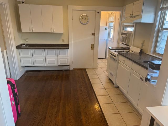 187-197 Concord Ave. 5, Cambridge, MA 02138