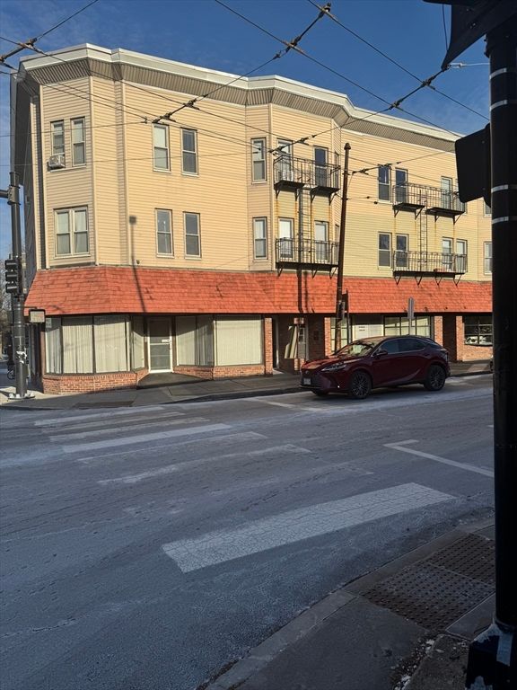 187-197 Concord Ave. 5, Cambridge, MA 02138