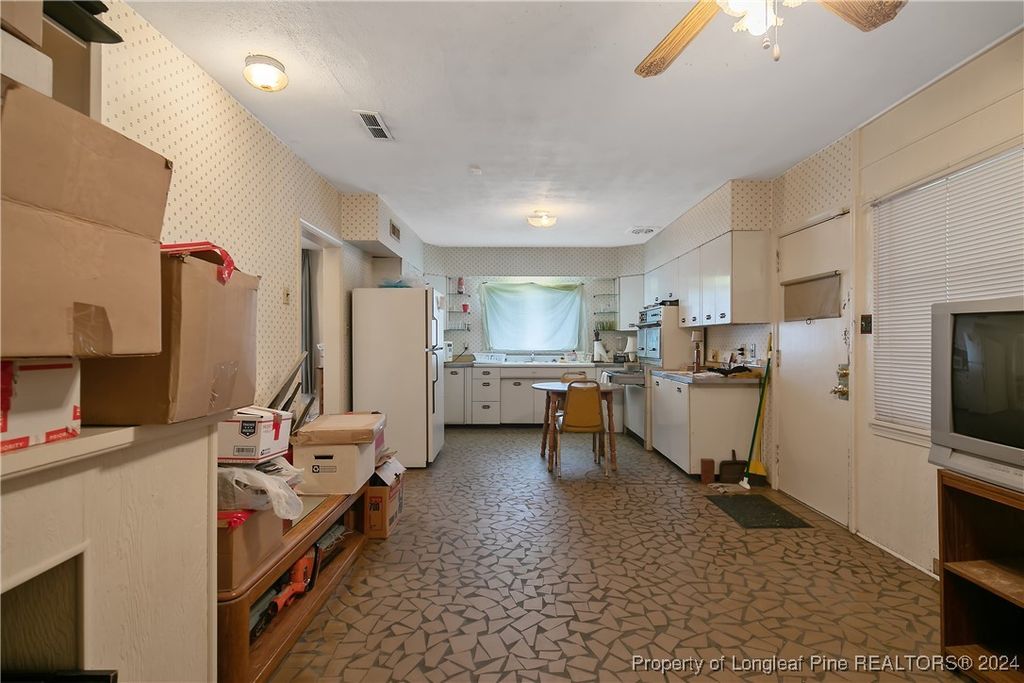 1914 Morganton Road, Fayetteville, NC 28305 — photo 10