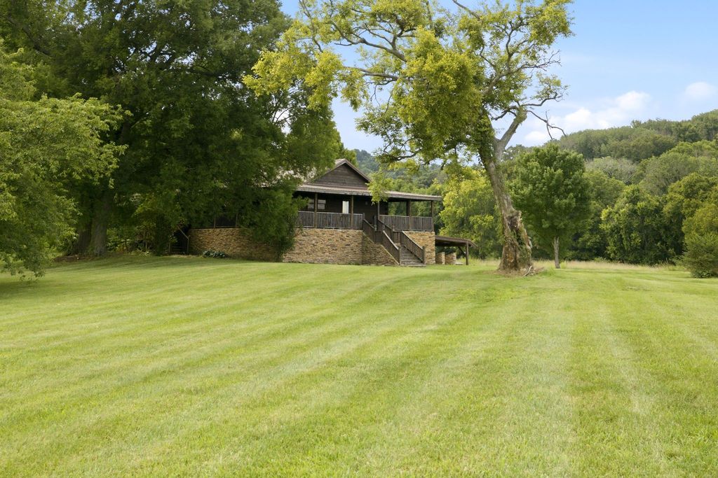 2425 Allisona Rd, Eagleville, TN 37060