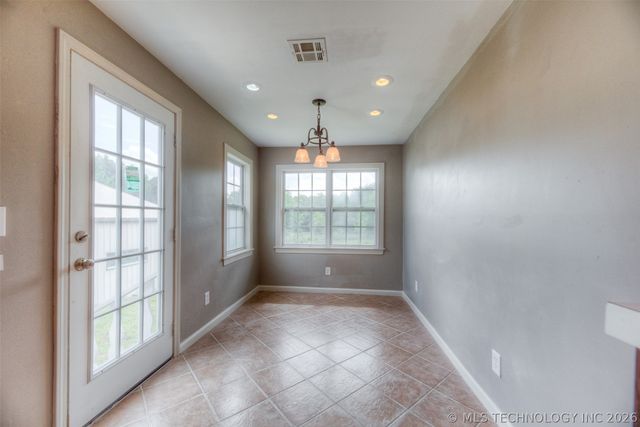 4912 S 165th West Avenue, Sand Springs, OK 74063