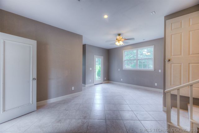 4912 S 165th West Avenue, Sand Springs, OK 74063