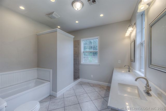 4912 S 165th West Avenue, Sand Springs, OK 74063