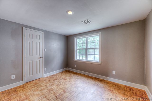 4912 S 165th West Avenue, Sand Springs, OK 74063