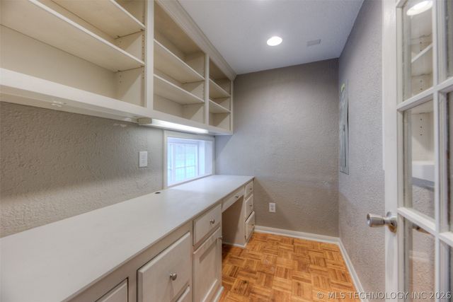 4912 S 165th West Avenue, Sand Springs, OK 74063