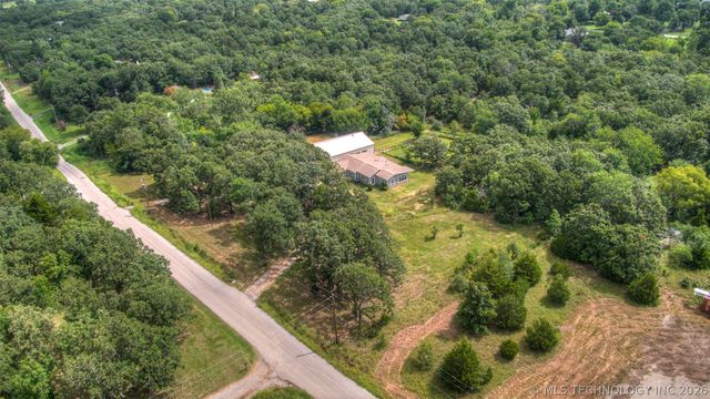 4912 S 165th West Avenue, Sand Springs, OK 74063