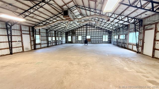4912 S 165th West Avenue, Sand Springs, OK 74063