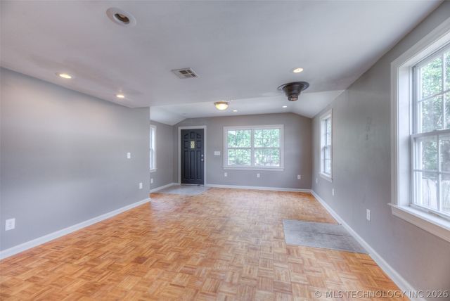 4912 S 165th West Avenue, Sand Springs, OK 74063