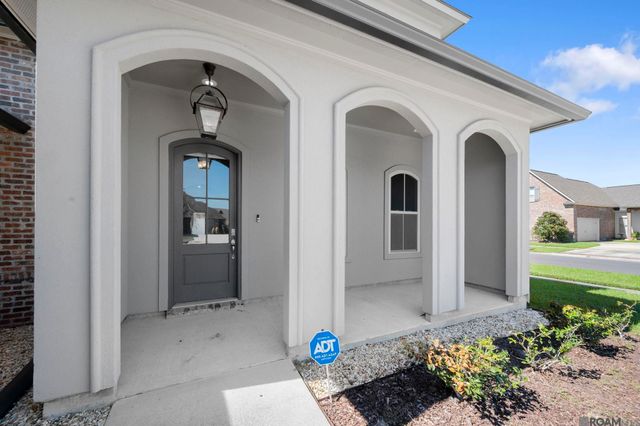 3805 Kingsbarns Dr, Zachary, LA 70791
