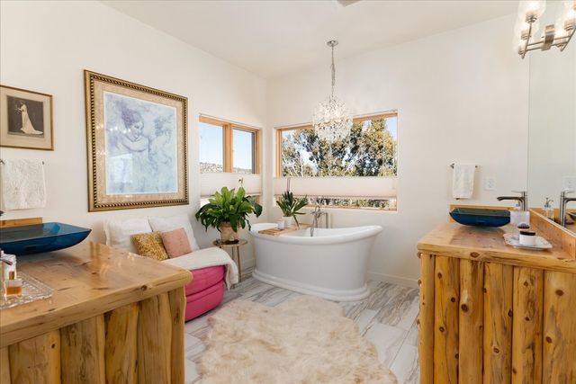 176 Principe De Paz, Santa Fe, NM 87508