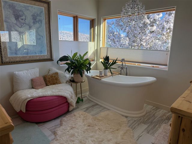 176 Principe De Paz, Santa Fe, NM 87508