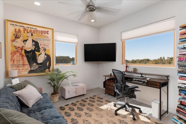 176 Principe De Paz, Santa Fe, NM 87508