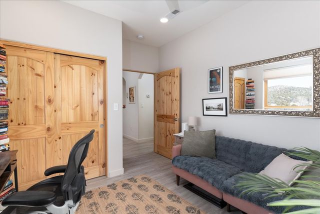 176 Principe De Paz, Santa Fe, NM 87508