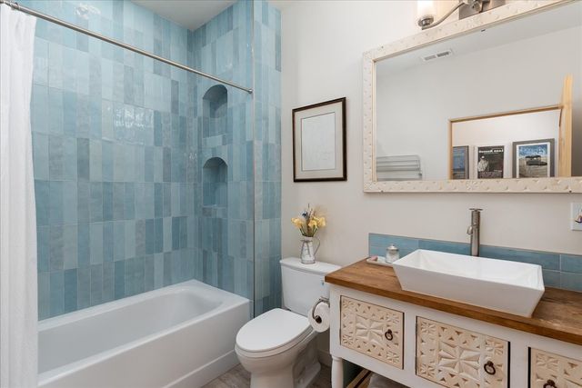 176 Principe De Paz, Santa Fe, NM 87508