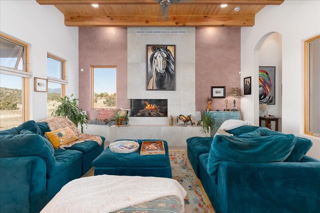 176 Principe De Paz, Santa Fe, NM 87508