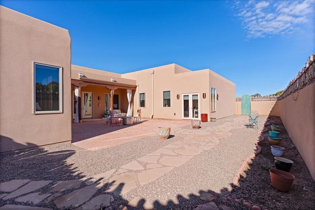 176 Principe De Paz, Santa Fe, NM 87508