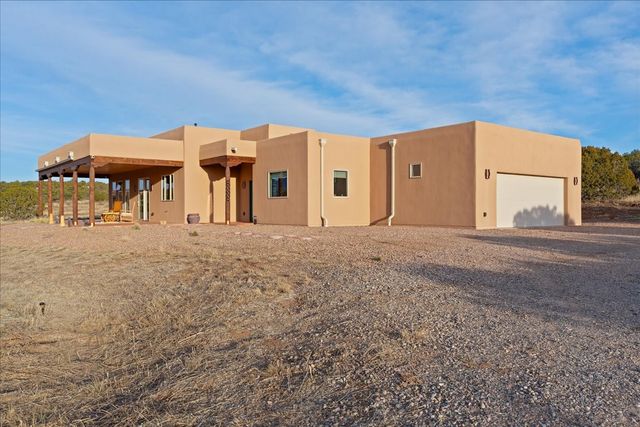 176 Principe De Paz, Santa Fe, NM 87508