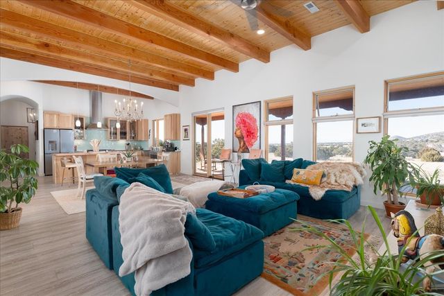 176 Principe De Paz, Santa Fe, NM 87508